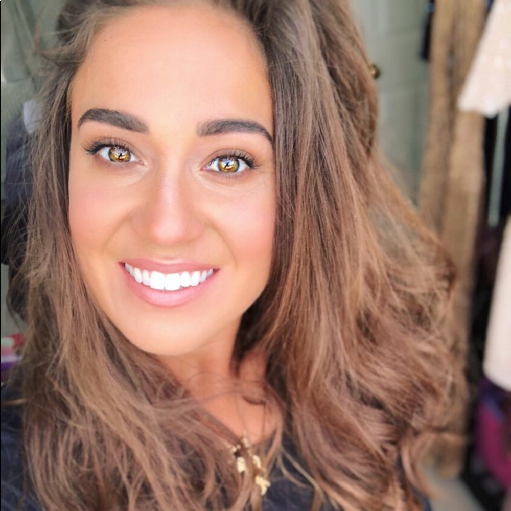 Meet your Posher, Bella